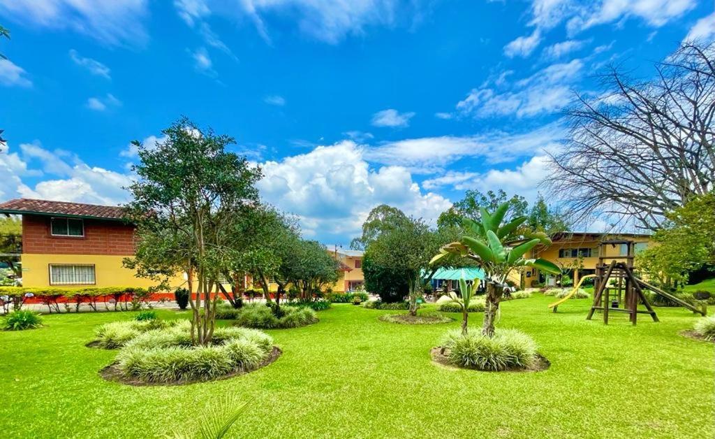 Finca Hotel La Ponderosa Rionegro Exterior photo